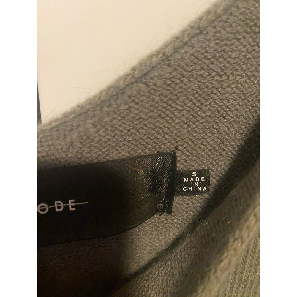 Code Mode Gray Fuzzy Cropped Sweater Tank Top S - image 5